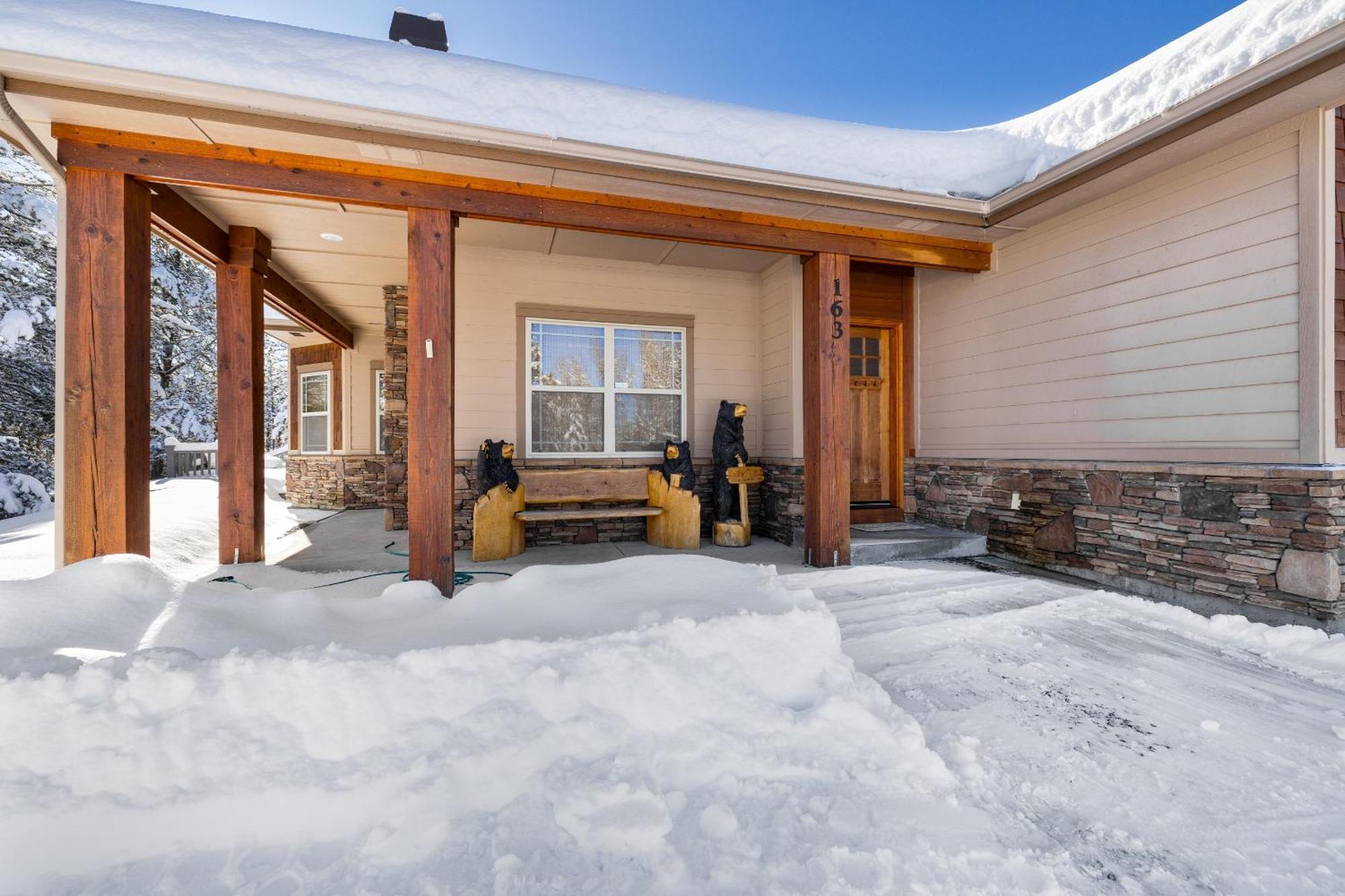 New! Black Bear Inn - Pet Friendly - Trailer Parking - Walk To Lake - Rustic Donnelly Екстериор снимка